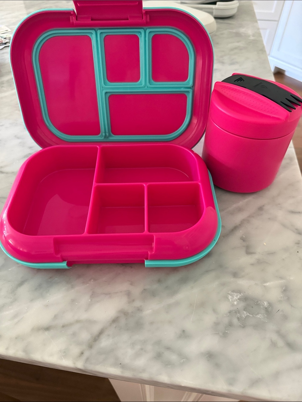 Bentgo Bright Pink Bento Lunch Box with Aqua Trim